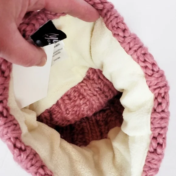 KYI KYI Faux Fur Pom Pom Beanie NWT - Picture 6 of 7